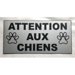 plaque adhésive argentée "ATTENTION AUX CHIENS" motifs pattes
