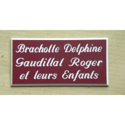 plaque de porte personnalisable bordeau "calligraphie" format 75x150 mm 3 lignes.