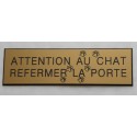 plaque adhésive ATTENTION AU CHAT REFERMER LA PORTE dorée motifs pattes