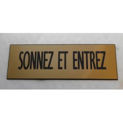 plaque adhésive "SONNEZ ET ENTREZ" dorée