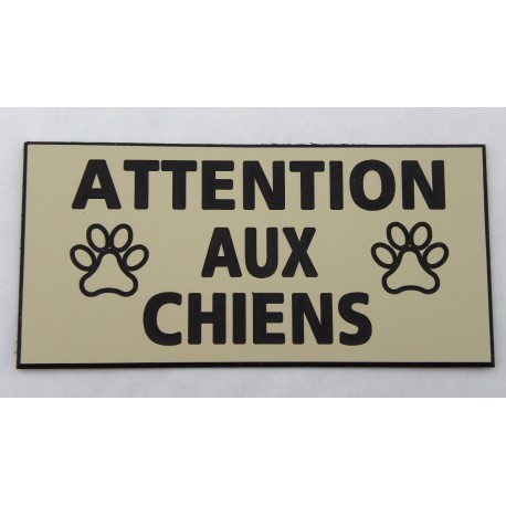 plaque adhésive ivoire "ATTENTION AUX CHIENS" motifs pattes