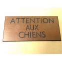 plaque gravée "ATTENTION AUX CHIENS" finition biseautée format 75 x 150 mm