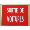 Plaque adhésive "SORTIE DE VOITURES" rouge
