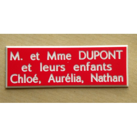 plaque de porte rouge format 50 x 150 mm personnalisable 3 lignes