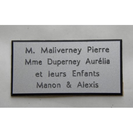 plaque de porte format 48 x 100 mm personnalisable 4 lignes