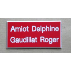 plaque de porte rouge format 48x100 mm personnalisable 2 lignes