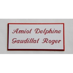 plaque de porte personnalisée "calligraphie" blanche et rouge format 48x100 mm 2 lignes.