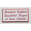 plaque de porte personnalisée "calligraphie" blanche et rouge format 48x100 mm 3 lignes.