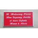 plaque de porte personnalisée "calligraphie" rouge format 48x100 mm 4 lignes.