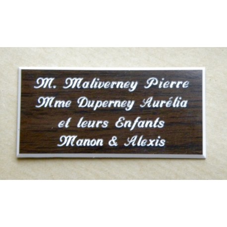 plaque de porte personnalisée "calligraphie" bois format 48x100 mm 4 lignes.