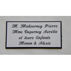 plaque de porte personnalisée "calligraphie" blanche format 48x100 mm 4 lignes.