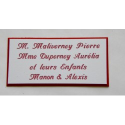 plaque de porte personnalisée "calligraphie" blanche et rouge format 48x100 mm 4 lignes.