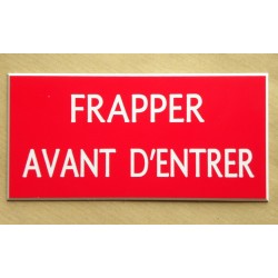 plaque adhésive "FRAPPER AVANT D'ENTRER" rouge