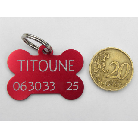 Médaille gravée chien os rouge personnalisable gravure offerte