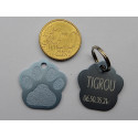 Médaille "patte" bleu argentée pour petit et moyen chien gravure 1 face