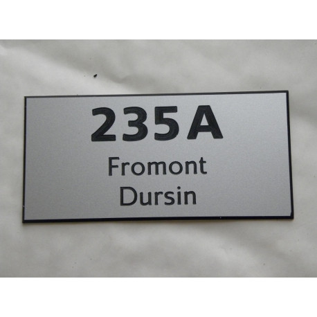 plaque de porte argentée format 48x100 mm personnalisable 2 lignes + numéro