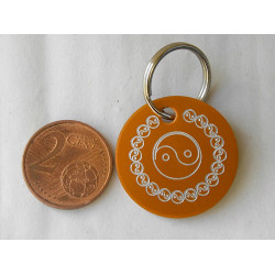 Médaille ronde "ying yang" orange pour Chien moyen gravure 1 face