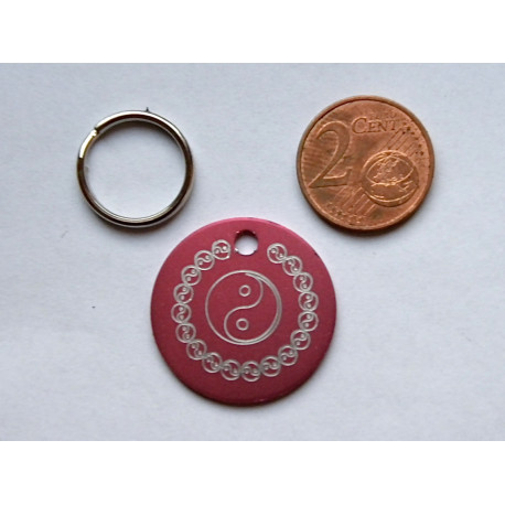 Médaille ronde "ying yang" rose pour Chien moyen gravure 1 face