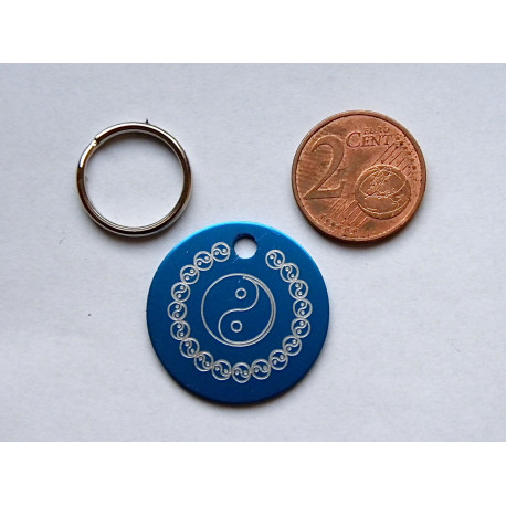 Médaille ronde "ying yang" bleu pour Chien moyen gravure 1 face