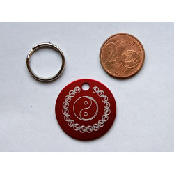 Médaille ronde "ying yang" rouge pour Chien moyen gravure 1 face