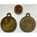 Médaille chien ronde en laiton smiley  gravure