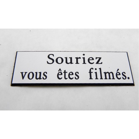 plaque adhésive "souriez vous êtes filmés" blanche